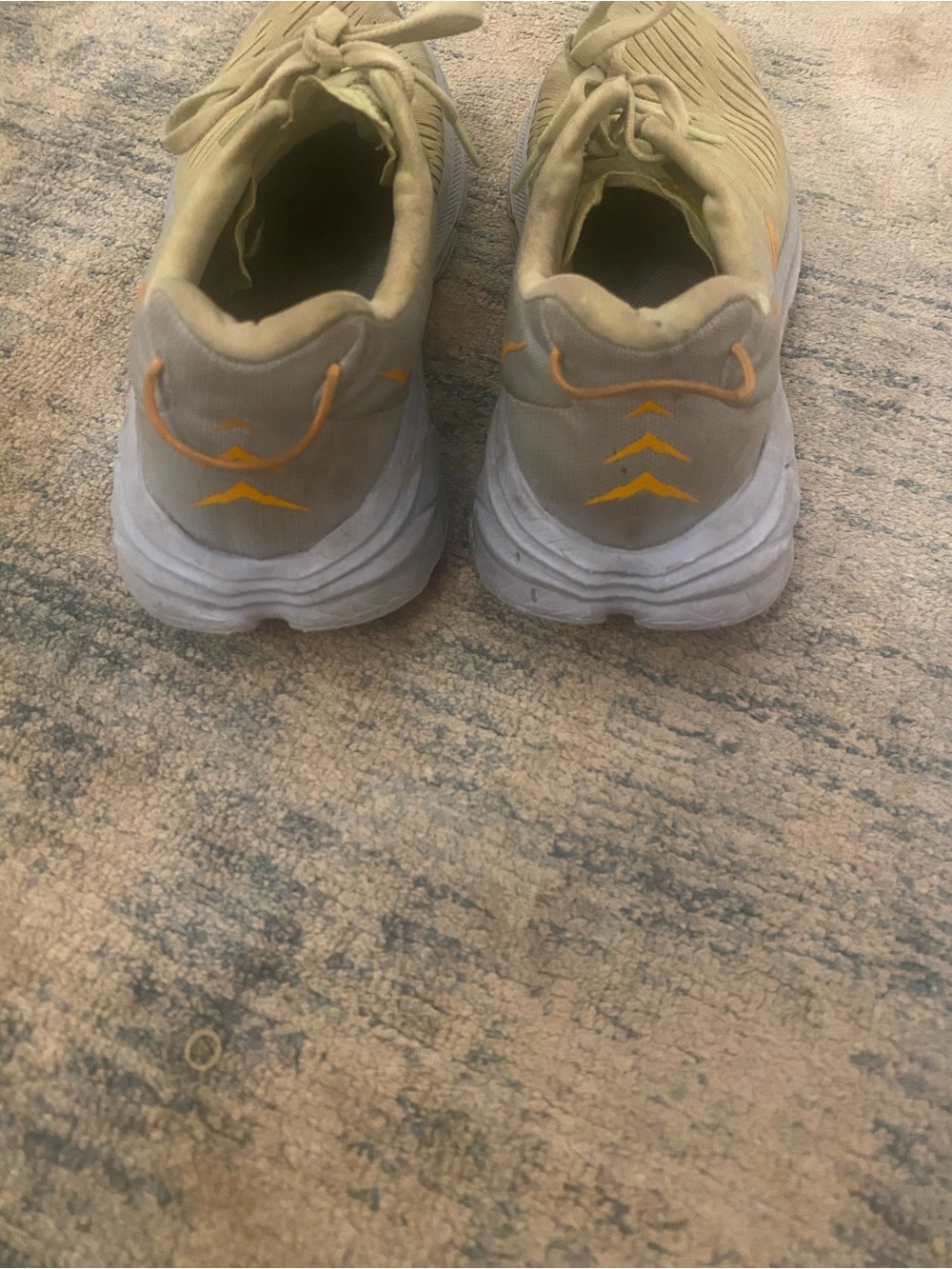 Hoka - Picture 3 of 4